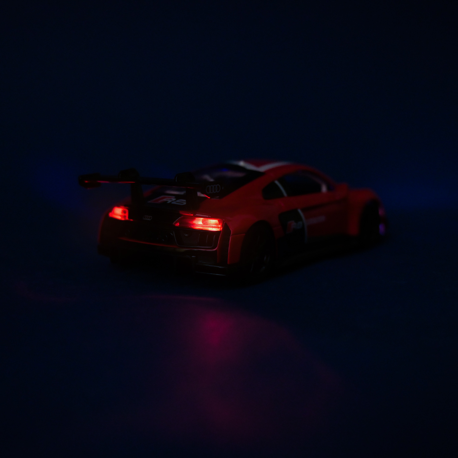 Машина металл 68370 (48шт/2) "АВТОПРОМ",1:32 "AUDI R8 LMS",батар, свет,звук,откр.двери,в коробке 18*9*8 см