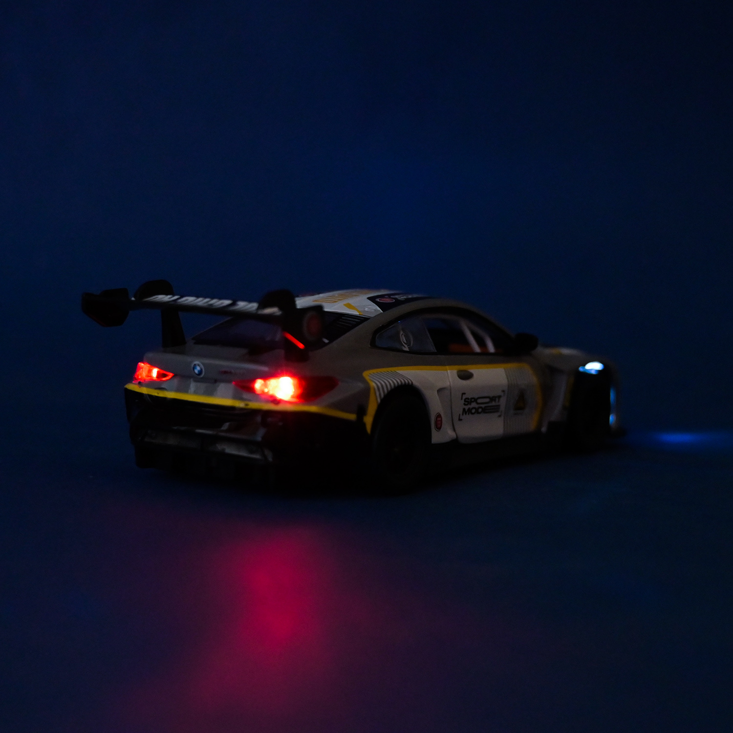 Машина металл 68715AG (48шт/2) "АВТОПРОМ",1:32 "BMW M4 GT3",батар, свет,звук,откр.двери,в коробке 18*9*8 см