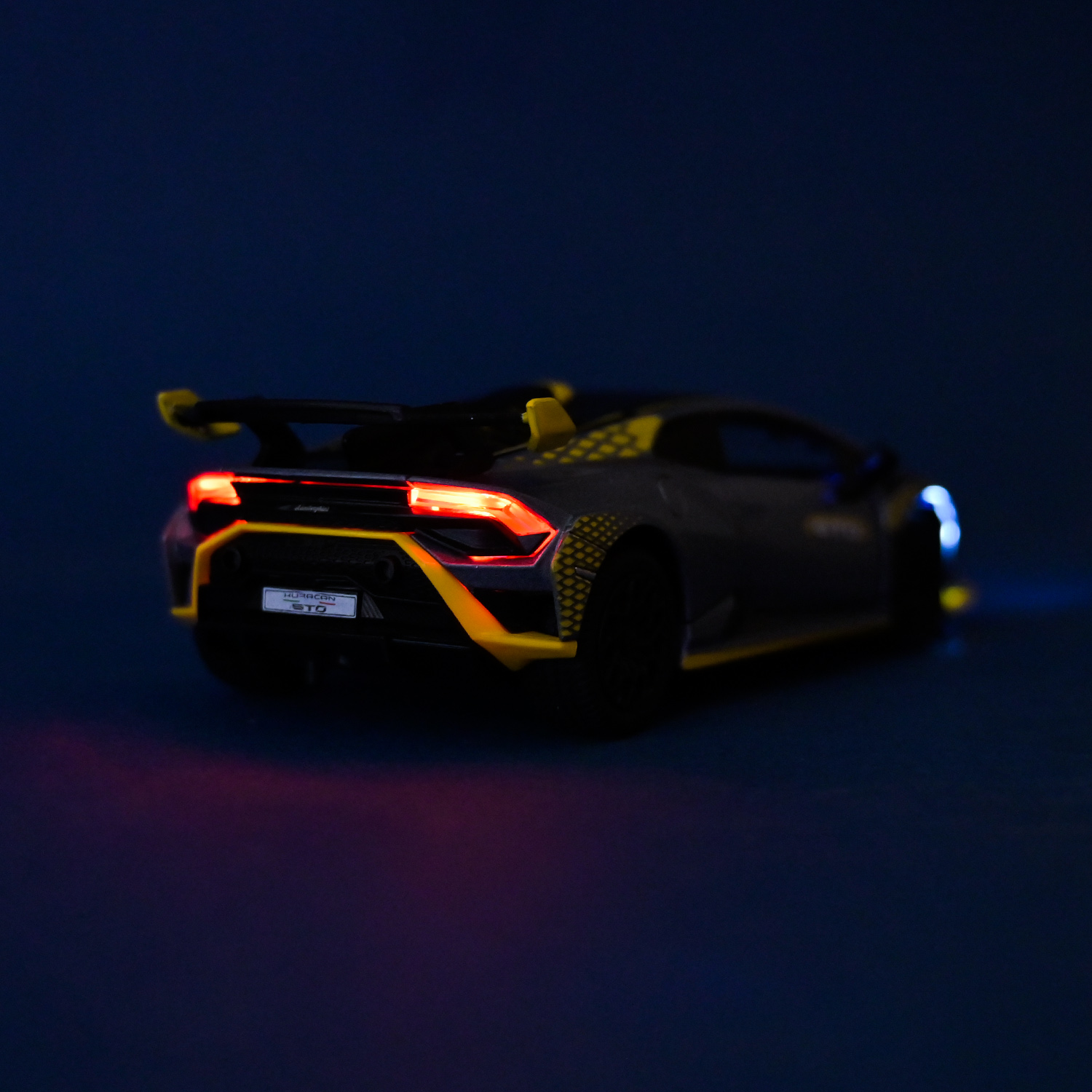 Машина металл 68716AG (48шт/2) "АВТОПРОМ",1:32 "Lamborghini STO",батар, свет,звук,откр.двери,в коробке 18*9*8 см