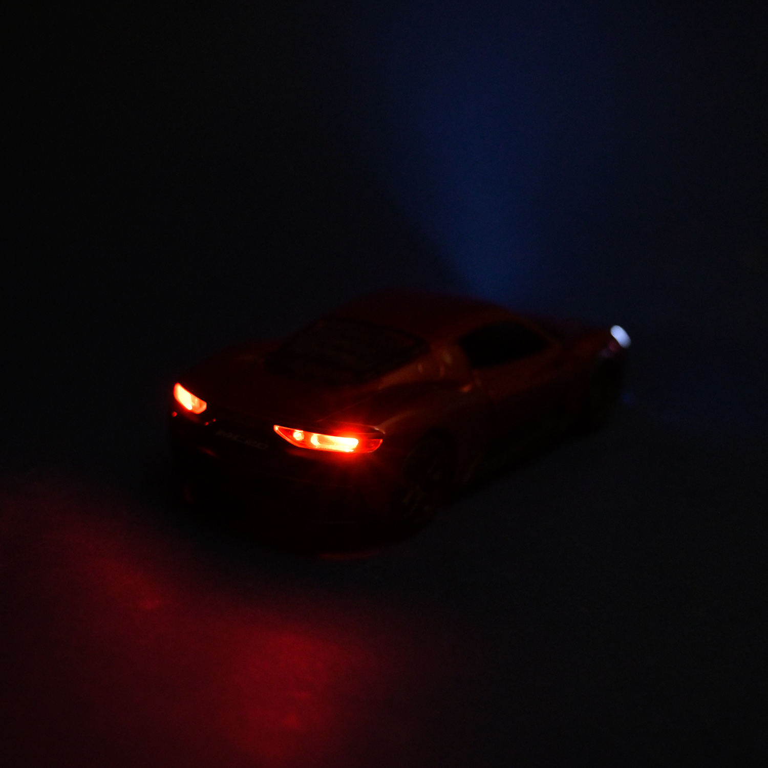 Машина металл 68734 (48шт/2) "АВТОПРОМ",1:33 "Maserati MC20",батар, свет,звук,откр.двери,в коробке 18*9*8 см