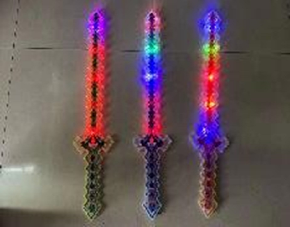 Іграшка зі світлом арт. C28418 (144шт/2) меч 62см 3 мікс