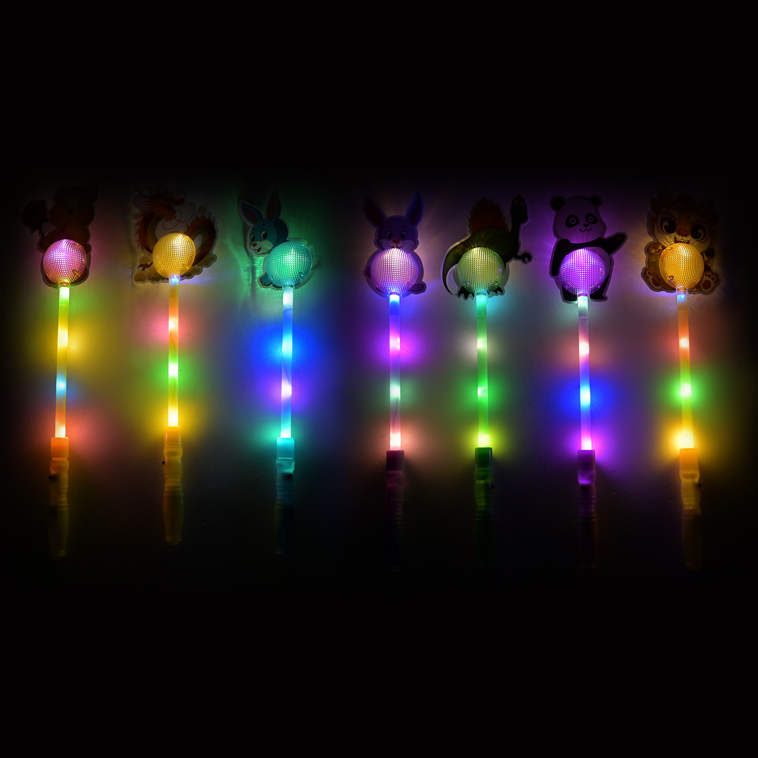 Іграшка зі світлом арт. C28409 (600шт/2) паличка мікс тварин у пакеті 14*4*43 см