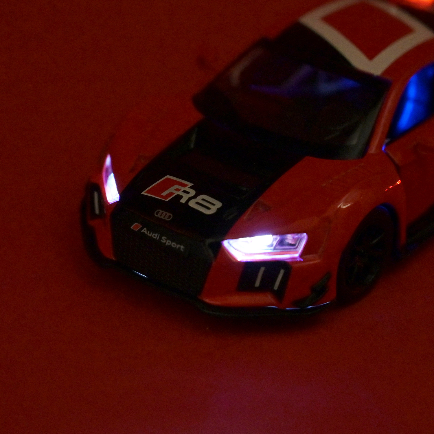 Машина мет. АВТОПРОМ арт. 68370 (48шт/2) 1:32 "AUDI R8 LMS", батар, світ., звук, відкр.двері, короб.18 * 9 * 8 см