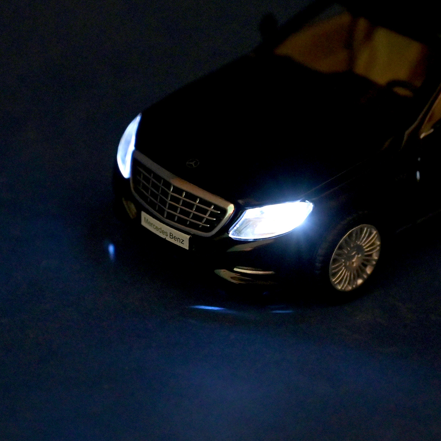 Машина мет. АВТОПРОМ арт. 68401 (48шт/2) 1:32 Mercedes-Benz S 600 2015,батар, світло,капот,багажник звук,відкр..двері, короб. 18*9*9см