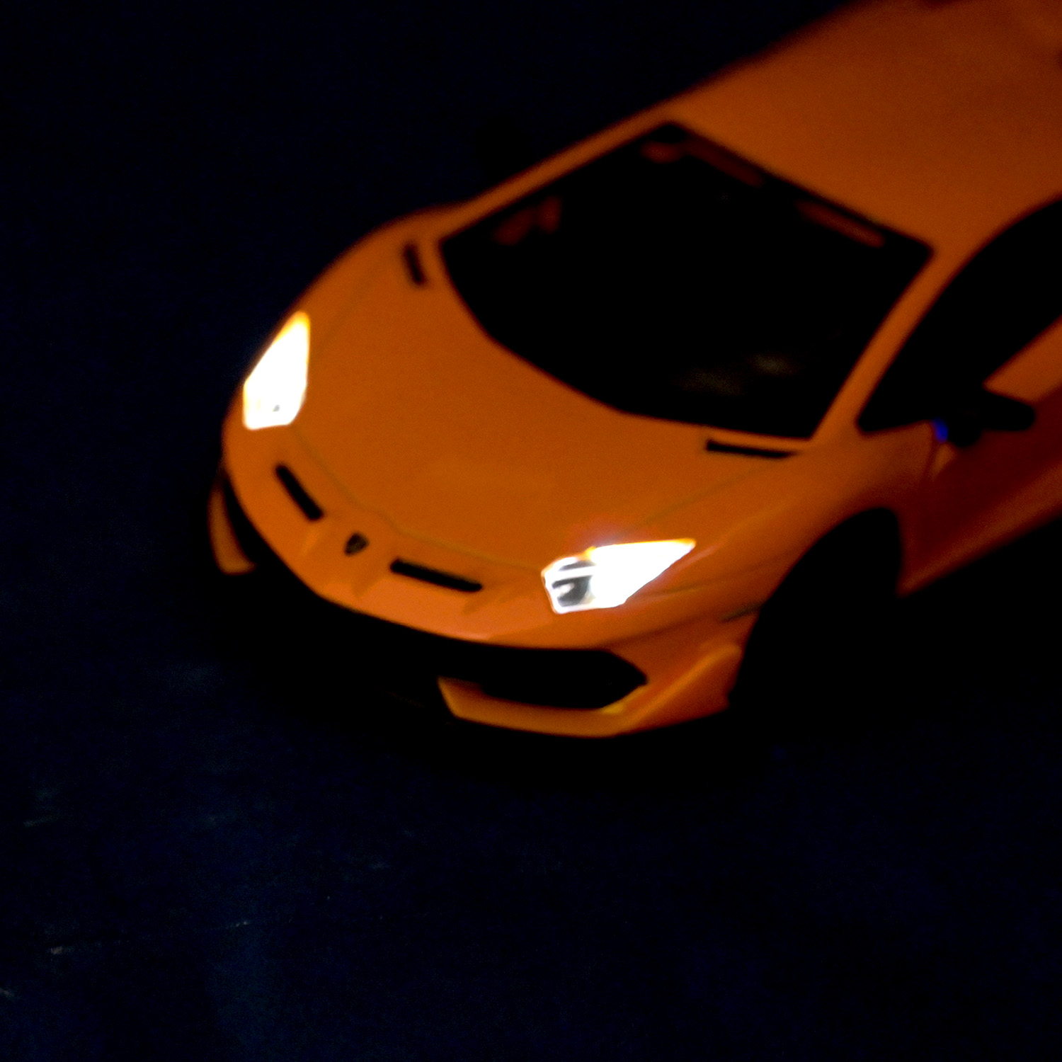 Машина мет. АВТОПРОМ арт. 68473 (48шт/2),1:32 Lamborghini Aventador SVJ,батар, світ.,звук,відкр..двері, короб. 18*9*9см