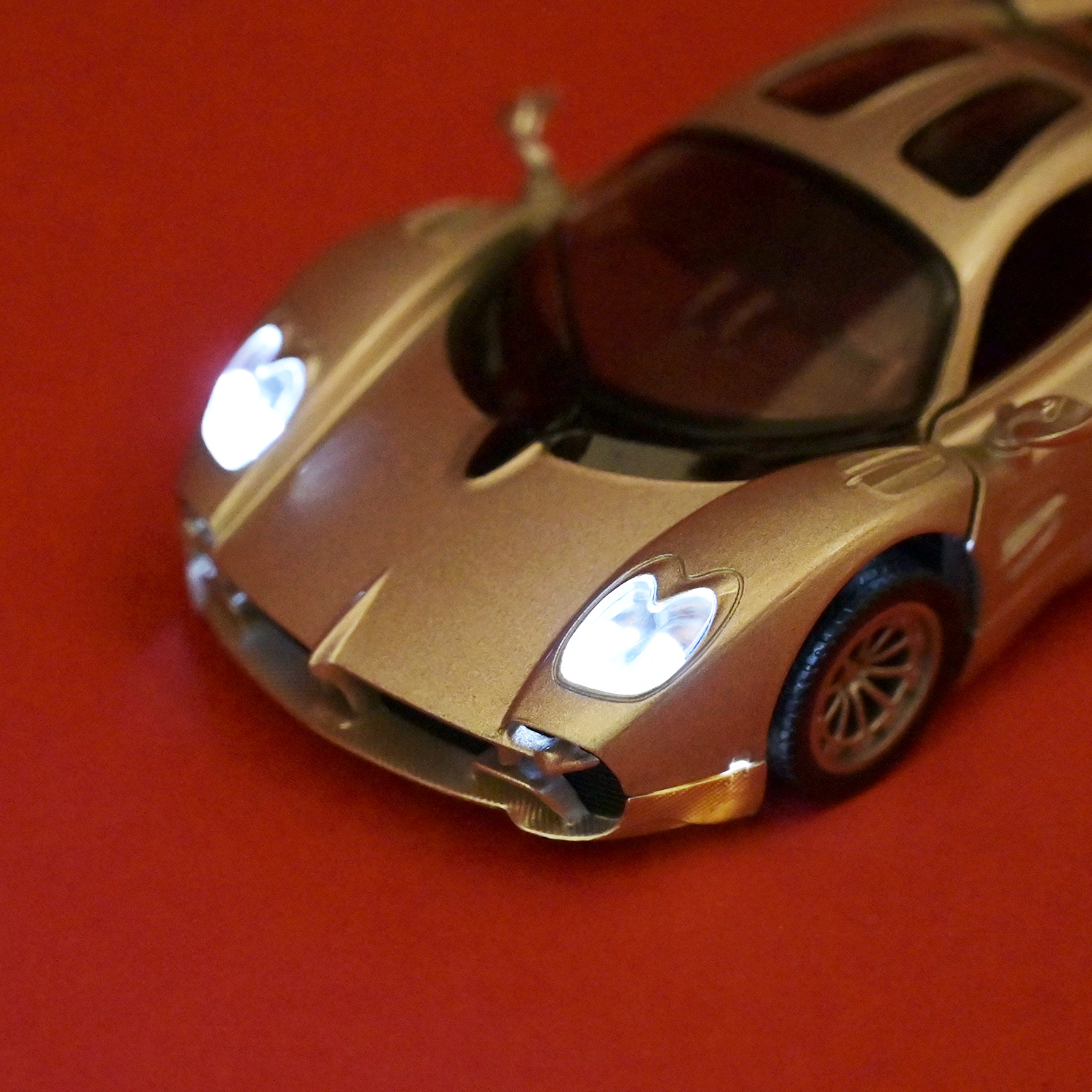 Машина мет. АВТОПРОМ арт. 68727 (48шт/2) 1:32 "Pagani Utopia", батар, світ., звук, відкр.двері, короб.18 * 9 * 8 см