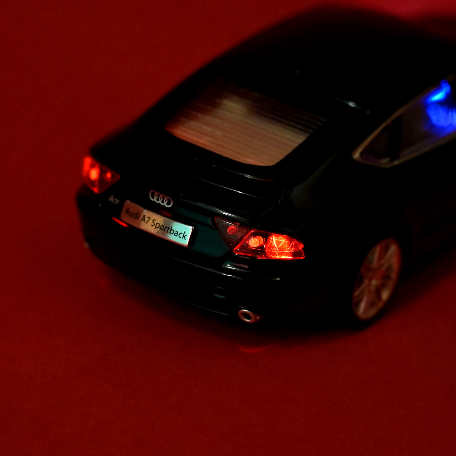 Машина мет. АВТОПРОМ арт. 68319 (48шт/2) 1:32 Audi A7 Sportback, батар,світло,звук,відкр.двері,кор. 18*9*8см