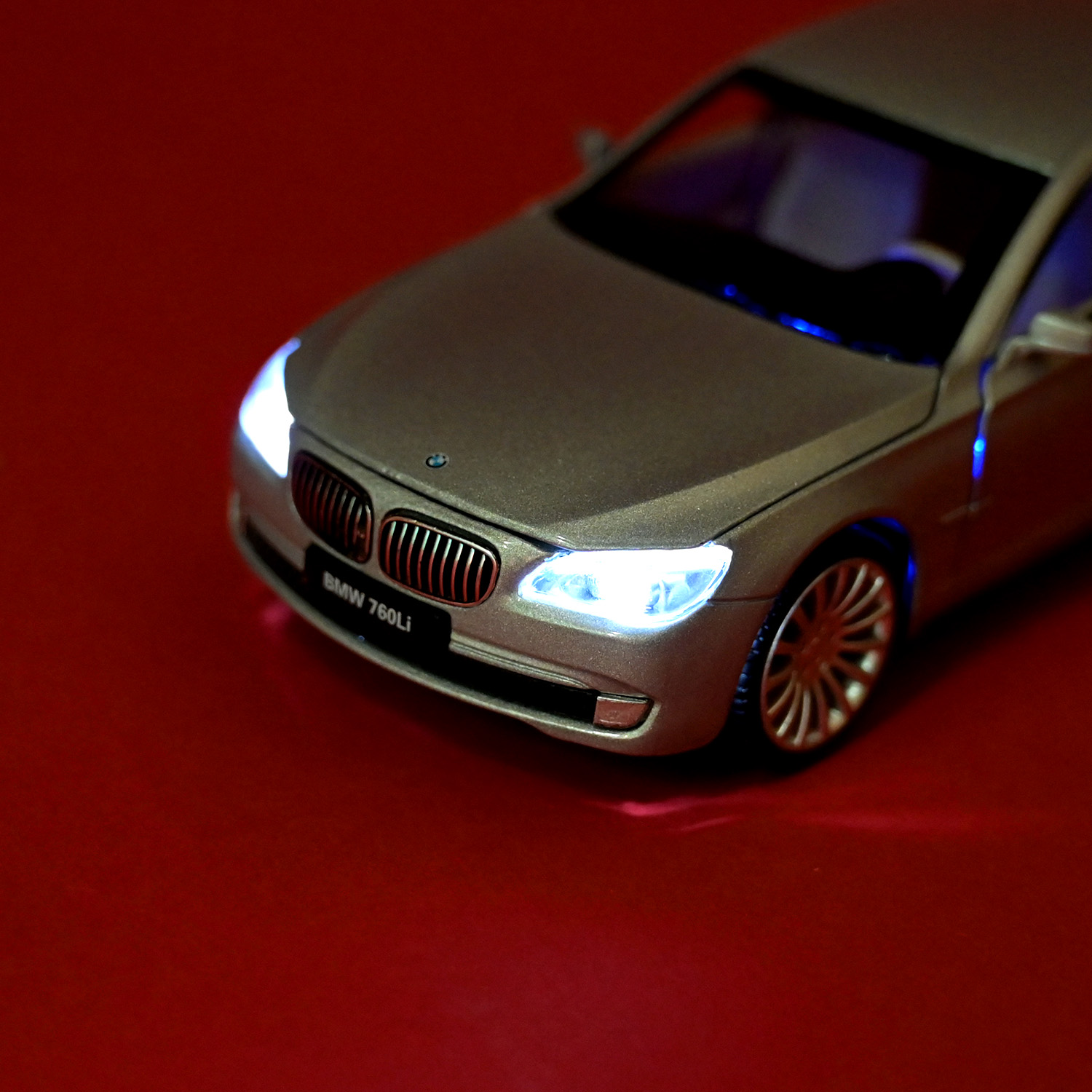 Машина мет. АВТОПРОМ арт. 68340 (48шт/2) 1:34 BMW 760 LI, батар,світло,звук,відкр.двері,кор. 18*9*8см