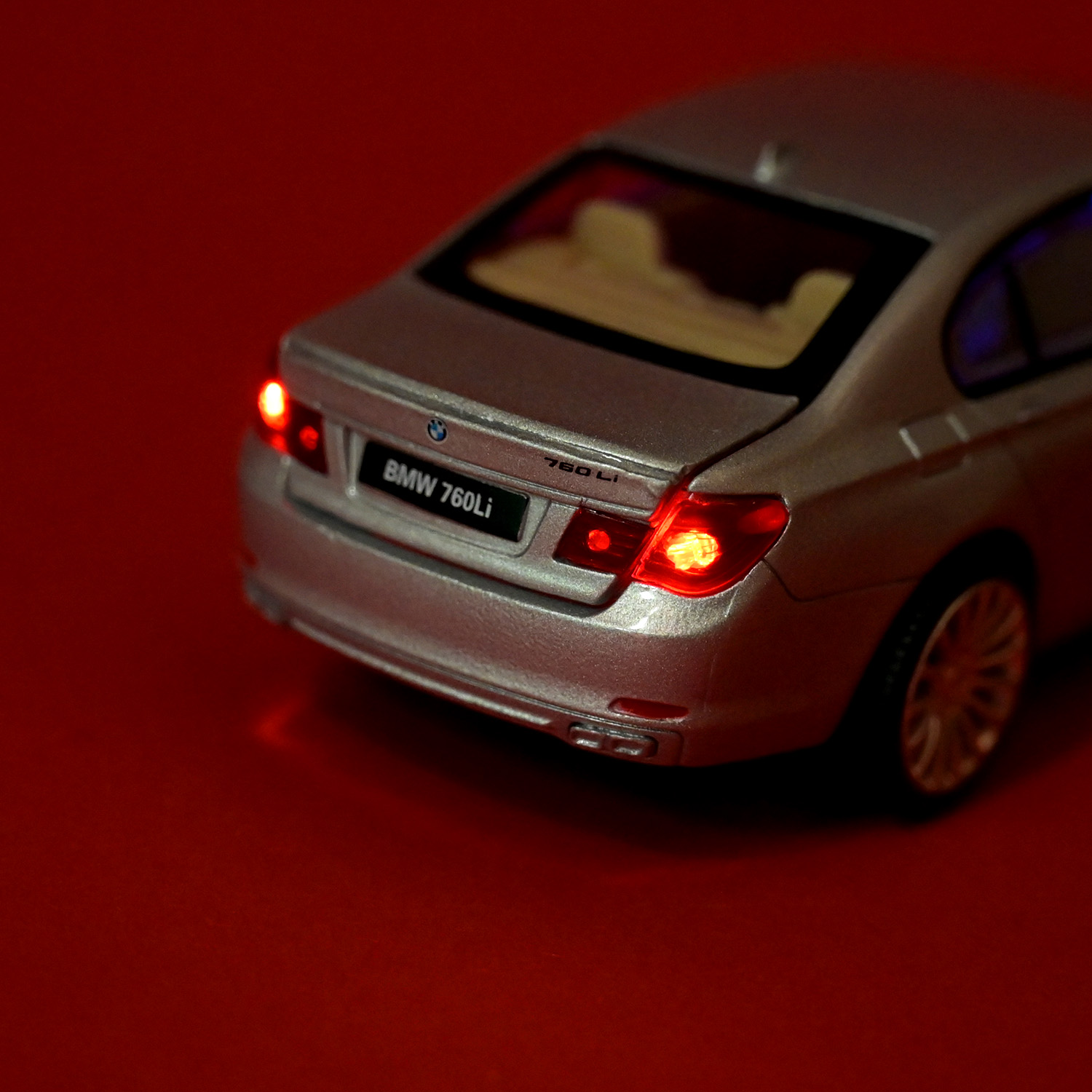 Машина мет. АВТОПРОМ арт. 68340 (48шт/2) 1:34 BMW 760 LI, батар,світло,звук,відкр.двері,кор. 18*9*8см