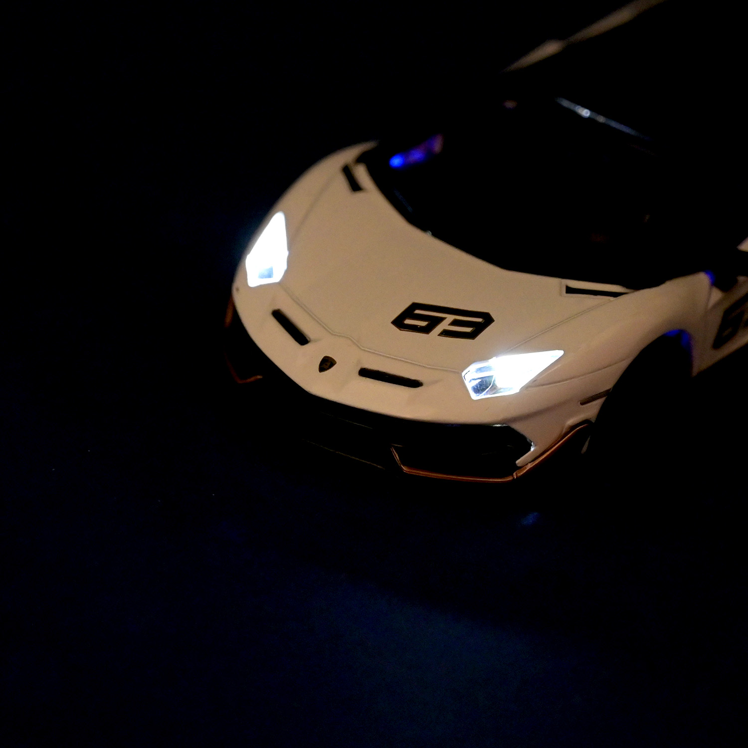 Машина мет. АВТОПРОМ арт. 68472(W) (48шт/2) 1:32 Lamborghini Aventador SVJ, батар,світло,звук,багажник відкр.двері,кор. 18*9*8см