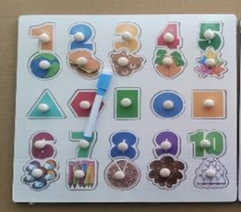 Дерев’яна іграшка арт. C9438 (60шт) вкладиші з маркером 30*30 см у плівці