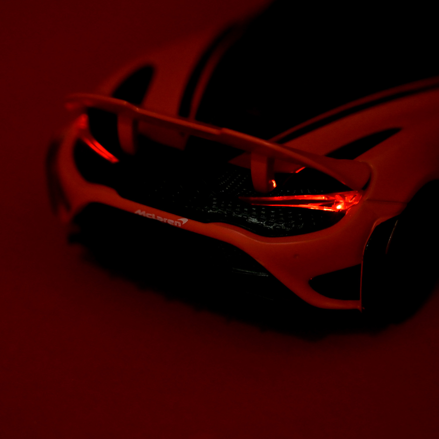 Машина мет. АВТОПРОМ арт. 68276A (12шт/2),1:24 "McLaren 765 LT",батар.,світ.,звук,відкр.двері, короб. 24,5*12*10см