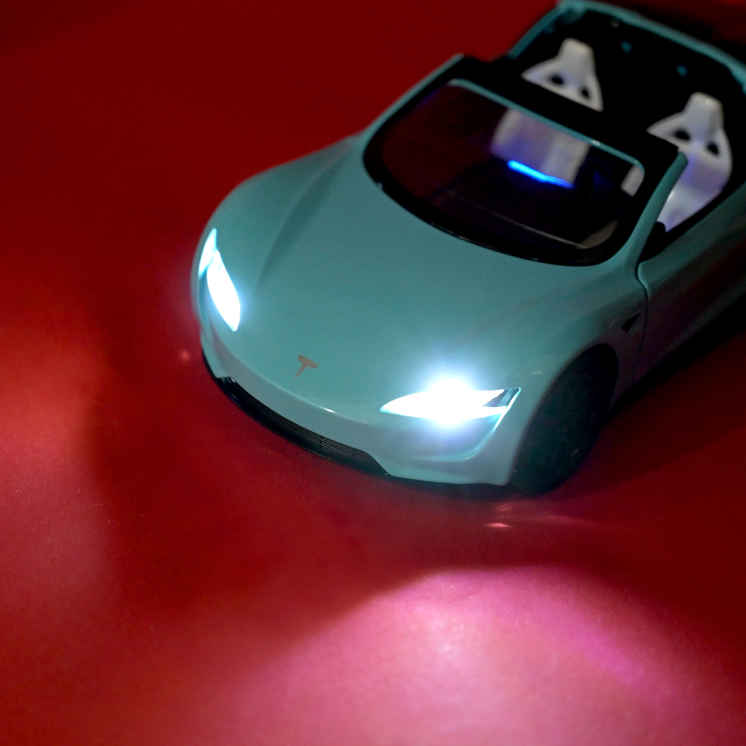 Машина мет. АВТОПРОМ арт. AP7729 (12шт/2) 1:24 Tesla roadster, батар,світло,звук,відкр.двері,короб. 28*16*12,8см